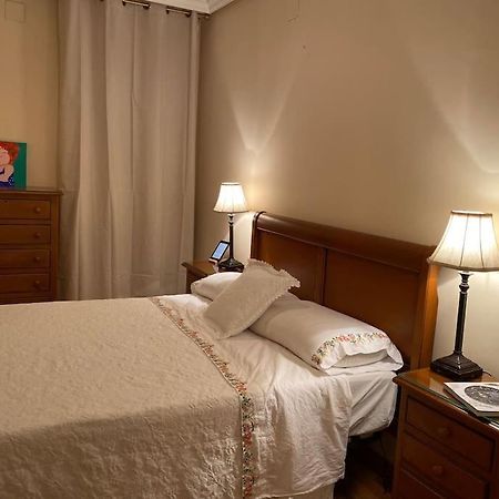 Lovely 2 Bedrooms Apartment Main Square Plasencia Luaran gambar