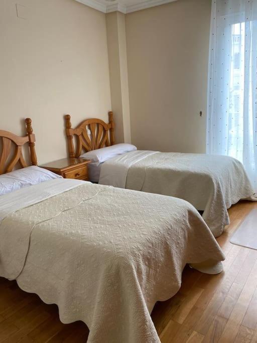 Lovely 2 Bedrooms Apartment Main Square Plasencia Luaran gambar
