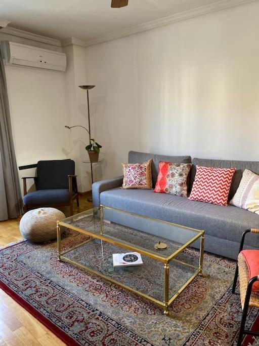 Lovely 2 Bedrooms Apartment Main Square Plasencia Luaran gambar