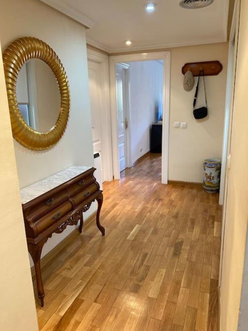 Lovely 2 Bedrooms Apartment Main Square Plasencia Luaran gambar