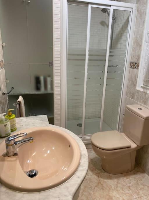 Lovely 2 Bedrooms Apartment Main Square Plasencia Luaran gambar