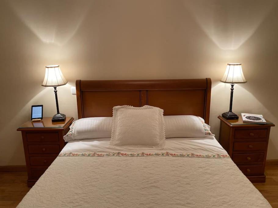 Lovely 2 Bedrooms Apartment Main Square Plasencia Luaran gambar